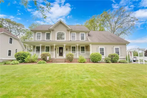 1 Millers Brook Dr, Cumberland, RI 02864