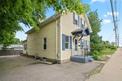 Exterior - 528 Warwick Ave, Warwick, RI 02888 photo 2 of 3
