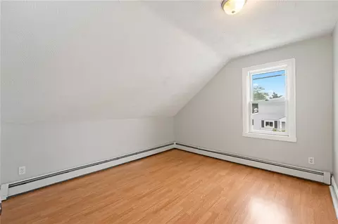 Bedroom - 528 Warwick Ave, Warwick, RI 02888 photo 3 of 4