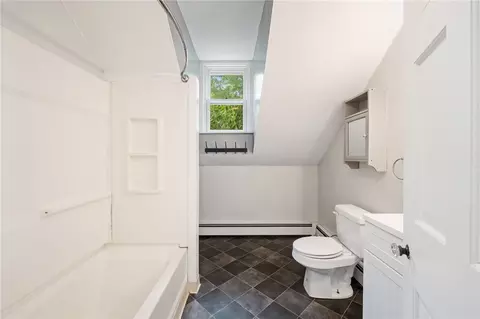 Bath - 528 Warwick Ave, Warwick, RI 02888 photo 3 of 3