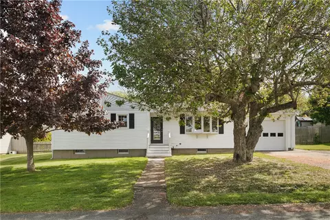 59 Evergreen Ave, Tiverton, RI 02878