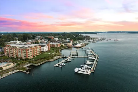 345 Thames St #409 N, Bristol, RI 02809