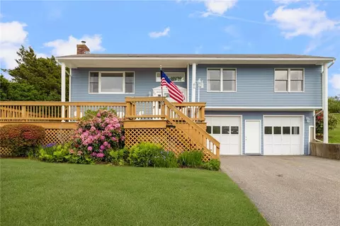 20 J H Dwyer Dr, Middletown, RI 02842