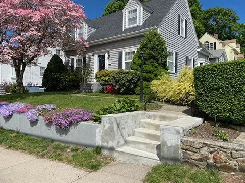 398 Gaskill St, Woonsocket, RI 02895