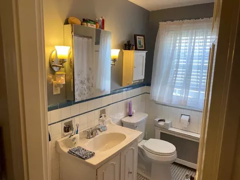 Bath - 398 Gaskill St, Woonsocket, RI 02895 photo 1 of 3