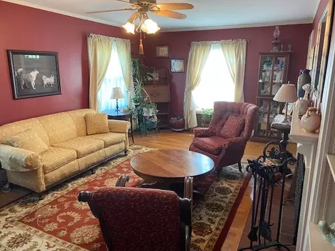 Living - 398 Gaskill St, Woonsocket, RI 02895 photo 4 of 5