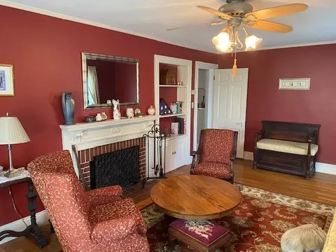 Living - 398 Gaskill St, Woonsocket, RI 02895 photo 3 of 5
