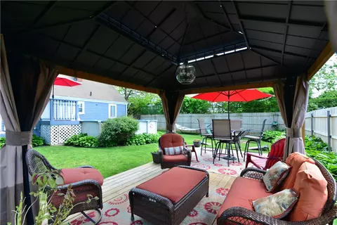 Exterior - 11 Ithaca St, Warwick, RI 02889 photo 5 of 8