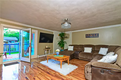 Living - 11 Ithaca St, Warwick, RI 02889 photo 2 of 3