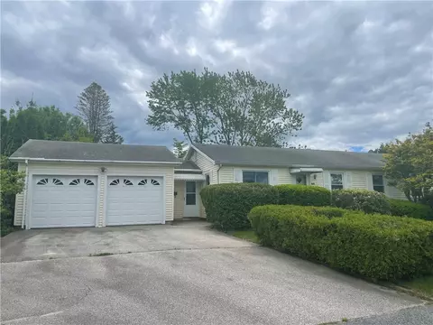 475 Walnut Hill Rd, Woonsocket, RI 02895 photo 1