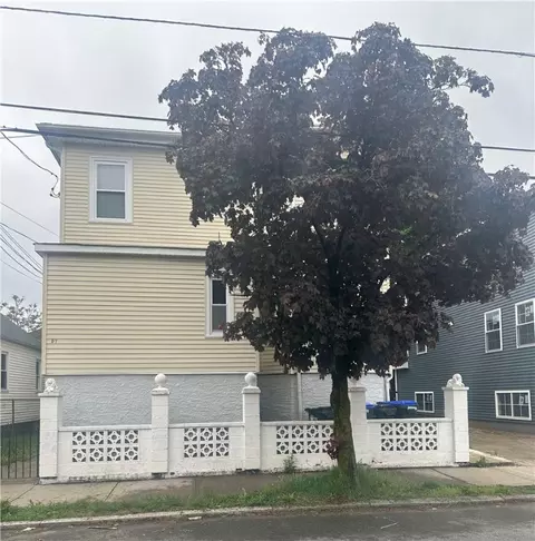 97 Yorkshire St, Providence, RI 02908