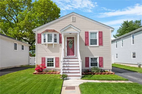 6 Ford Ave, Cumberland, RI 02864