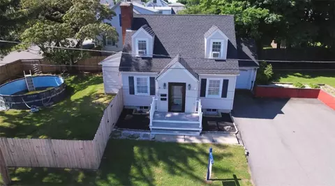 110 Pond St, Cranston, RI 02910