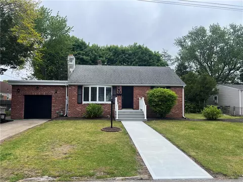 14 Union Ave, Warwick, RI 02889