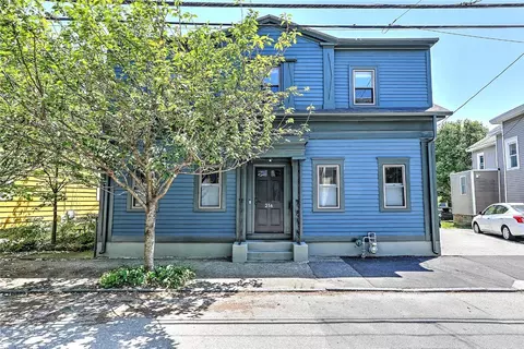 216 Carpenter St, Providence, RI 02903