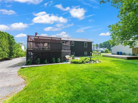 Exterior - 160 Mohawk Trl, Cranston, RI 02921 photo 5 of 7