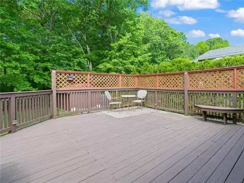 Exterior - 160 Mohawk Trl, Cranston, RI 02921 photo 4 of 7