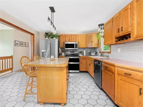 Kitchen - 160 Mohawk Trl, Cranston, RI 02921 photo 3 of 4