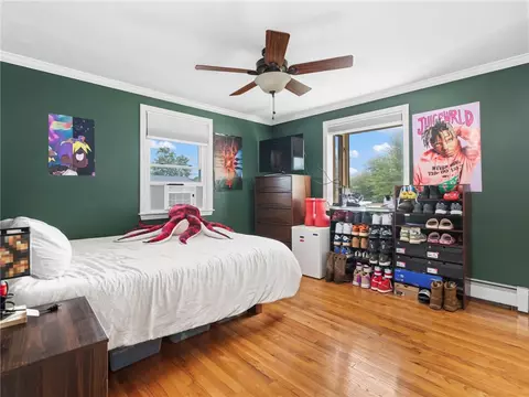 Bedroom - 160 Mohawk Trl, Cranston, RI 02921 photo 1 of 2