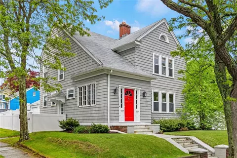 78 Turner Ave, East Providence, RI 02915