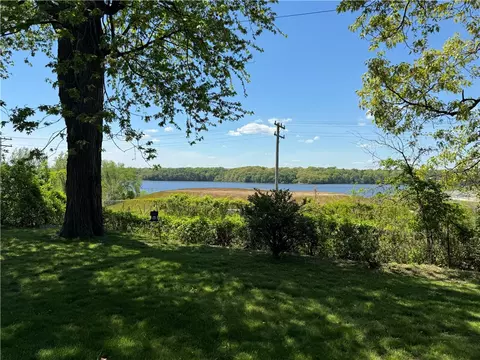 33 Albert Ave, East Providence, RI 02916