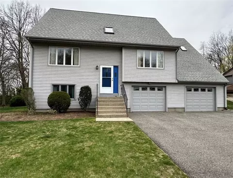 112 Manchester Farm Rd, North Providence, RI 02904