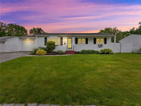48 Lockhaven Rd, Warwick, RI 02889