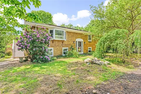183 Terre Mar Dr, North Kingstown, RI 02852