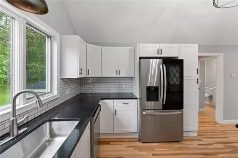 76 Elm St, Upton, MA 01568 photo 2