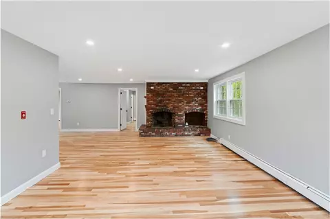 76 Elm St, Upton, MA 01568 photo 4