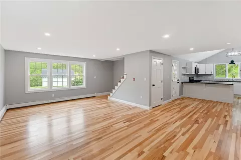 76 Elm St, Upton, MA 01568 photo 5