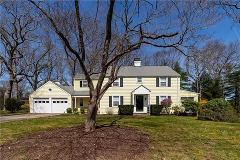 263 Crestwood Rd, Warwick, RI 02886
