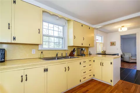 263 Crestwood Rd, Warwick, RI 02886 photo 15