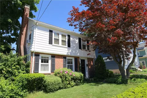 19 Doylston Dr, Cranston, RI 02905