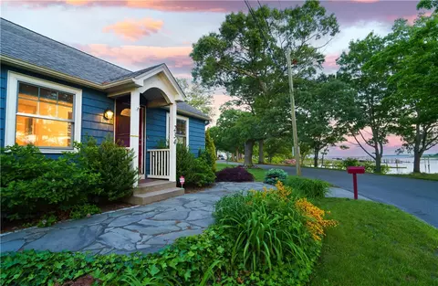234 Sea View Dr, Warwick, RI 02889