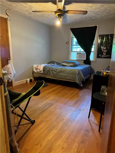 Bedroom - 139 Lancaster Ave, Warwick, RI 02886 photo 3 of 5