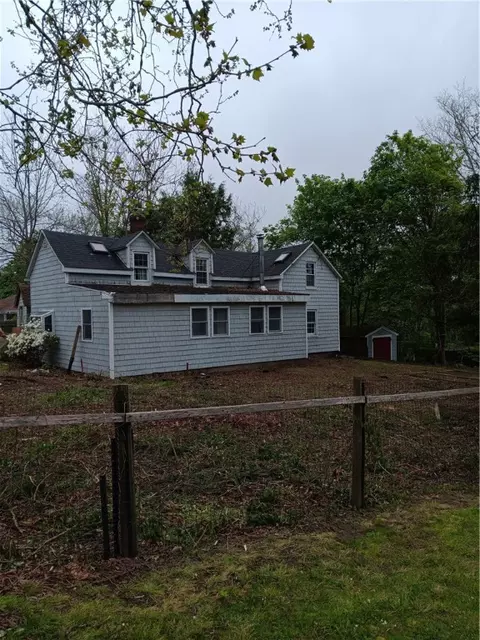 53 Uncle Sams Ln, South Kingstown, RI 02883