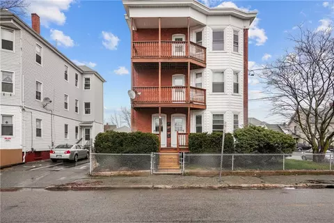 173 Kenyon Ave, Pawtucket, RI 02861