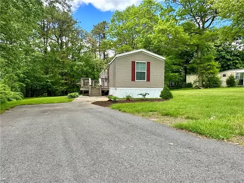 4 Blueberry Hts, West Greenwich, RI 02817