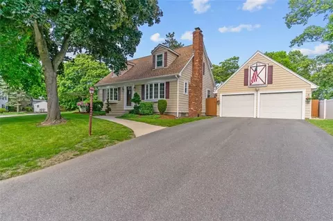 10 Drumsna Ct, Warwick, RI 02886