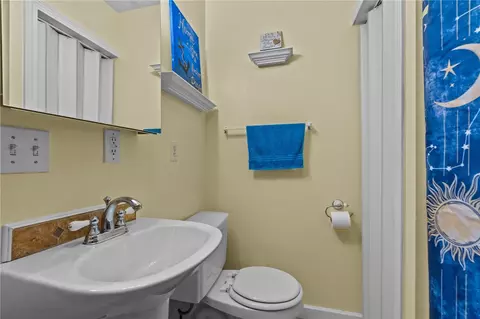 Bath - 15 Corwin Ave, Warwick, RI 02889 photo 1 of 1