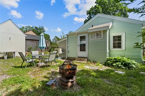 Exterior - 15 Corwin Ave, Warwick, RI 02889 photo 1 of 2