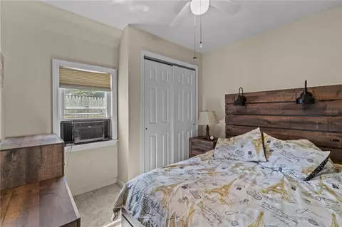 Bedroom - 15 Corwin Ave, Warwick, RI 02889 photo 1 of 1