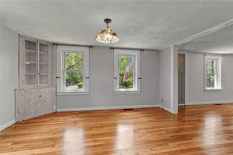 907 Putnam Pike, Glocester, RI 02814 photo 4