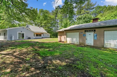 907 Putnam Pike, Glocester, RI 02814 photo 33