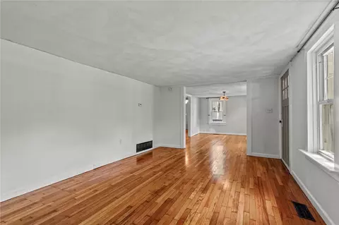 907 Putnam Pike, Glocester, RI 02814 photo 6