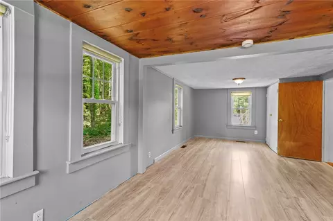 907 Putnam Pike, Glocester, RI 02814 photo 13