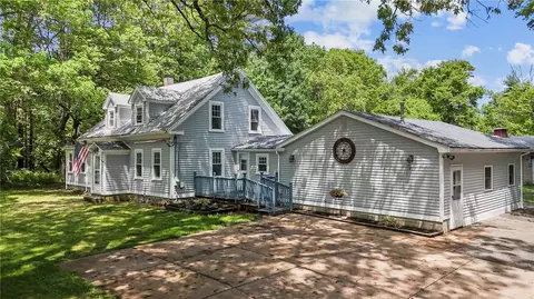 907 Putnam Pike, Glocester, RI 02814 photo 2