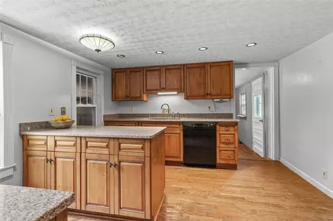 907 Putnam Pike, Glocester, RI 02814 photo 9