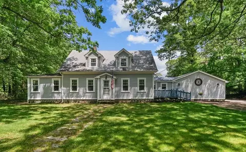 907 Putnam Pike, Glocester, RI 02814